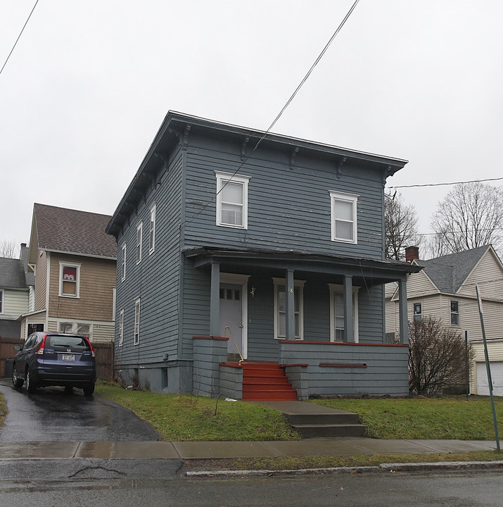 18 Church St in Oneonta, NY - Foto de edificio