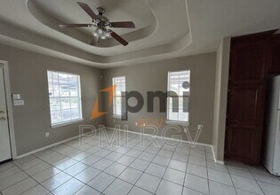 809 W Bronze Dr in Pharr, TX - Building Photo - Building Photo