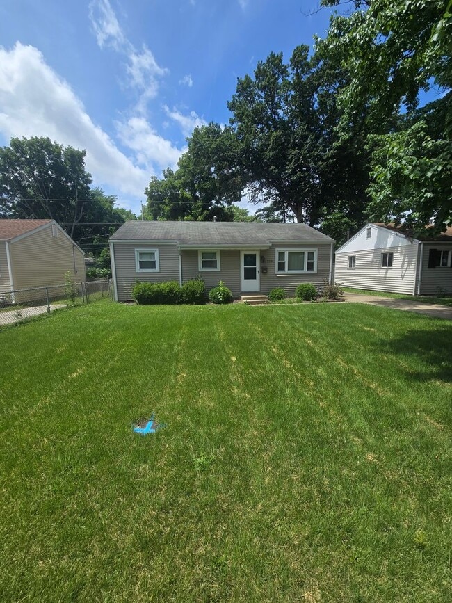 property at 1709 N Schrader Ave
