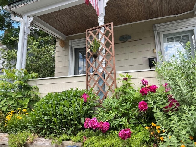 140 12th Ave in Sea Cliff, NY - Building Photo - Building Photo