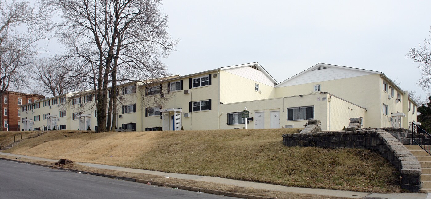 2601 Garrison Blvd in Baltimore, MD - Building Photo