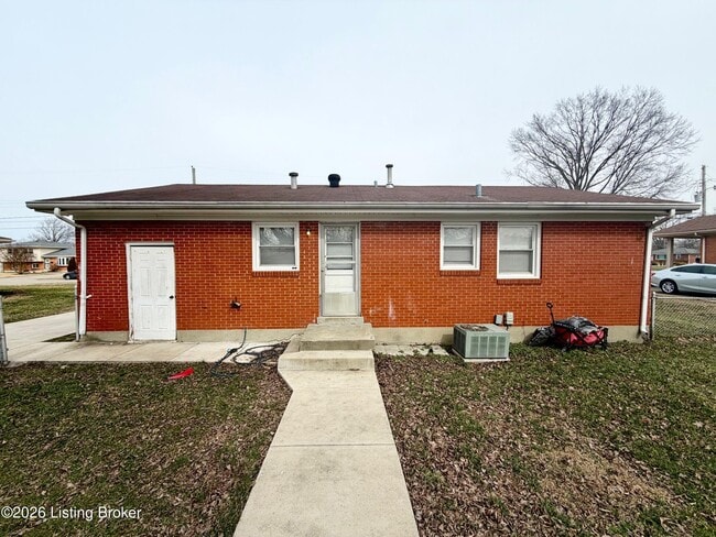6104 Culloden Dr in Louisville, KY - Building Photo - Building Photo