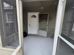 1112 11th St N in Texas City, TX - Building Photo - Building Photo