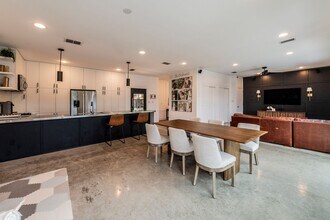 371 Everest Ave in San Antonio, TX - Building Photo - Building Photo