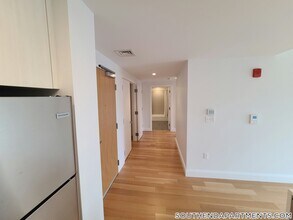 150 Camden St, Unit 408 in Boston, MA - Building Photo - Building Photo