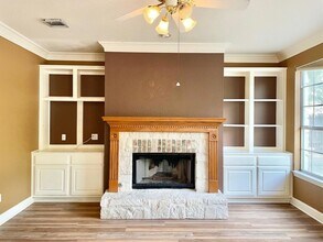 8028 Bottlebrush Dr in Austin, TX - Building Photo - Building Photo