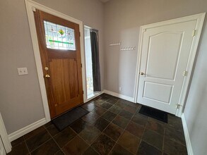 971 Inlet Loop in Coos Bay, OR - Building Photo - Building Photo