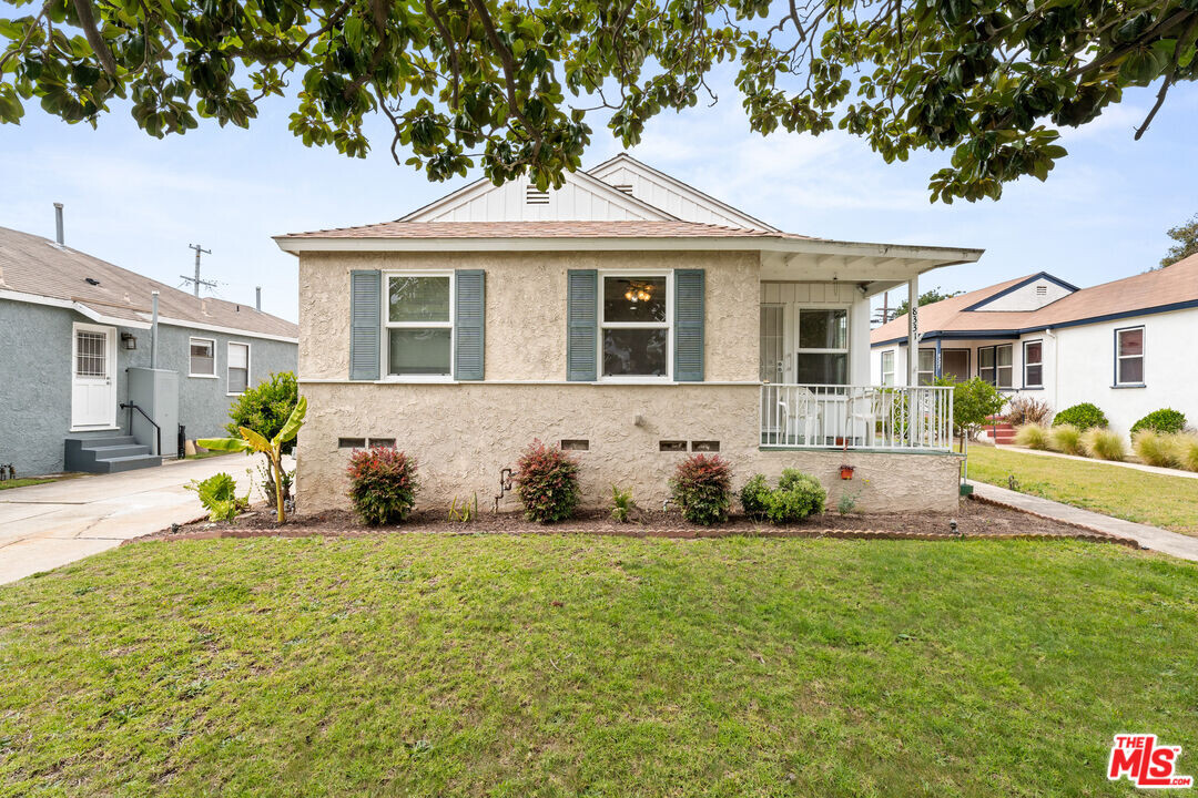 8331 Dunbarton Ave in Los Angeles, CA - Building Photo