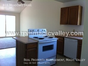 819 Meadows Dr in Twin Falls, ID - Building Photo - Building Photo