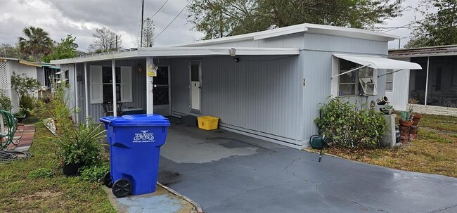 59 Holly Dr in Tavares, FL - Building Photo - Building Photo