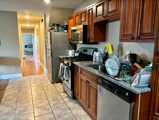 93 Glen St, Unit 2