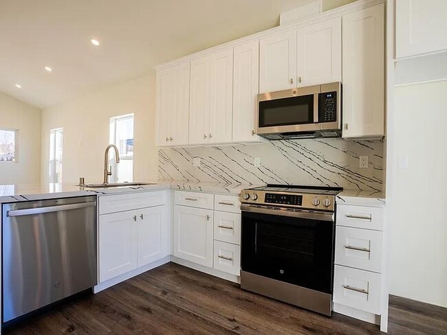 property at 3259 Cole Ave