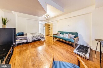 3315 Wisconsin Ave NW, Unit B1 in Washington, DC - Building Photo - Building Photo