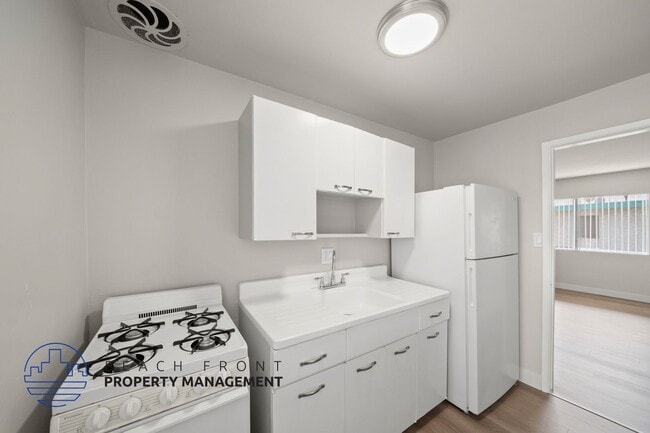 12318 Birch Ave. in Hawthorne, CA - Building Photo - Building Photo