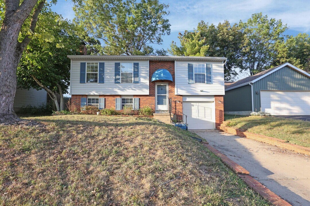 4176 Berryfield Dr in Gahanna, OH - Building Photo