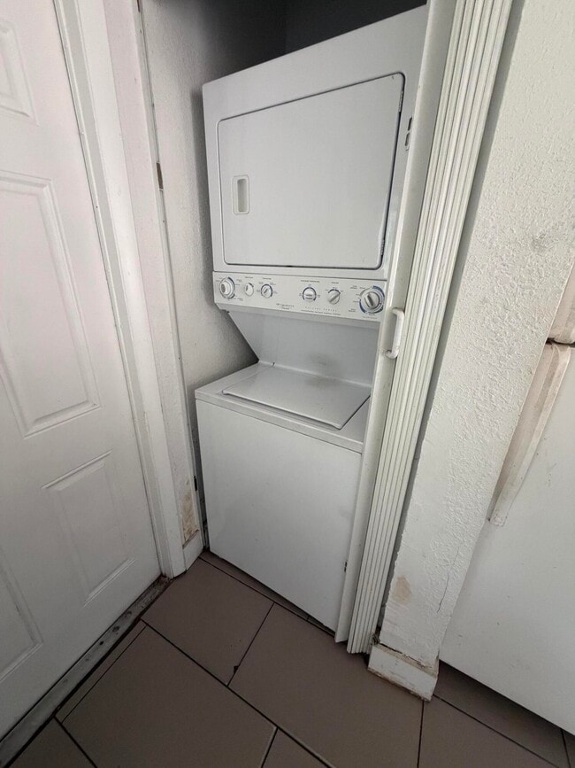 116 NW 28th Ave in Fort Lauderdale, FL - Building Photo - Building Photo