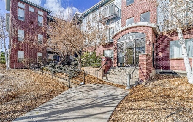 3501 E 103rd Cir in Thornton, CO - Foto de edificio - Building Photo