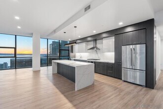 1440 Columbia St, Unit 2304 in San Diego, CA - Building Photo - Building Photo