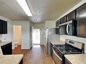 911 Redcrest Springs Ct in Houston, TX - Building Photo - Building Photo