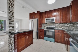 924 N 30th Rd in Hollywood, FL - Building Photo - Building Photo