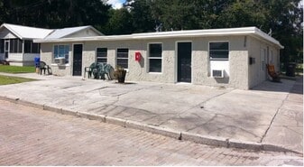 228 N Vernon Ave in Kissimmee, FL - Building Photo