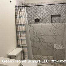541 Meadow Bend Dr in Baton Rouge, LA - Foto de edificio - Building Photo