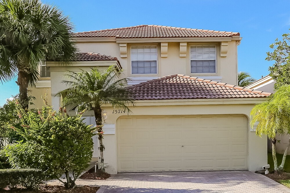 15714 NW 24th St in Pembroke Pines, FL - Building Photo