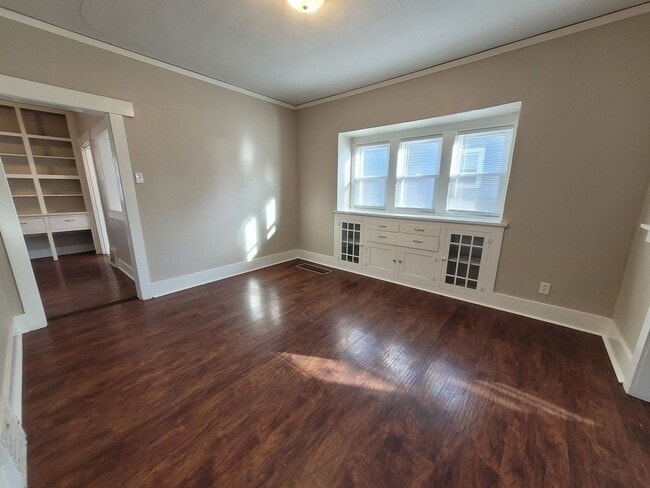 property at 2400 Elizabeth Ave