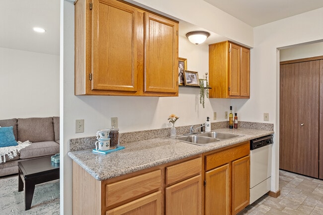 Brookmeadow Apartments in Grandville, MI - Building Photo - Building Photo