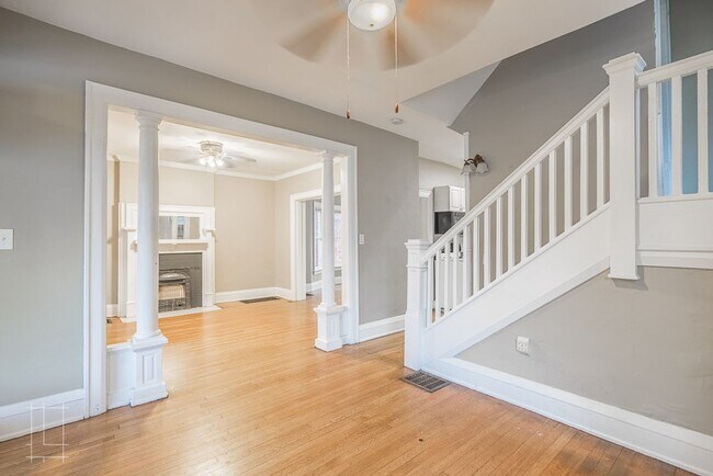 2497 Summit St in Columbus, OH - Building Photo - Building Photo