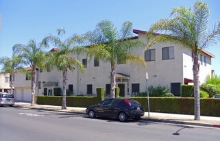 860 N Vista St in Los Angeles, CA - Building Photo