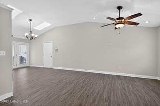 7803 Texlyn Ct in Louisville, KY - Building Photo - Building Photo