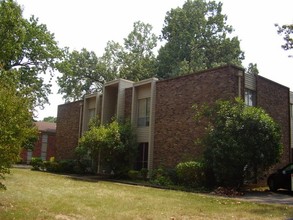 Marquis Apartments in Memphis, TN - Building Photo - Building Photo