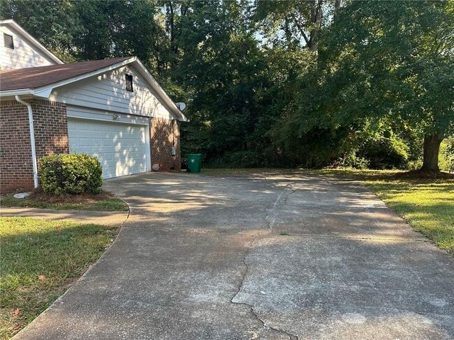 4538 Rowland N Dr in Stone Mountain, GA - Building Photo - Building Photo