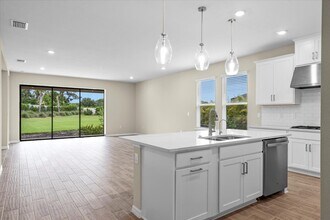 9292 Tequila Sunrise Dr in Sarasota, FL - Building Photo - Building Photo