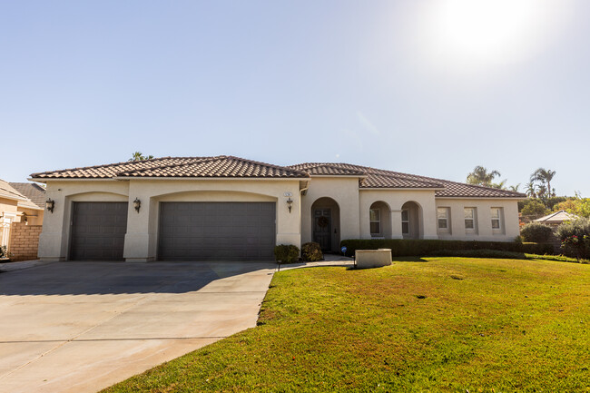 12367 Locke Cir in Riverside, CA - Foto de edificio - Building Photo