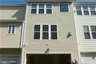 5032 Greenhouse Terrace