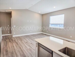 640 NW Rosemont Dr in Waukee, IA - Building Photo - Building Photo