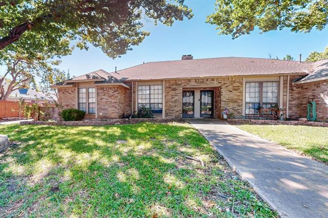 7111 Pleasant View Dr in Dallas, TX - Building Photo