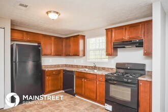 5176 Martins Crossing Rd in Stone Mountain, GA - Building Photo - Building Photo