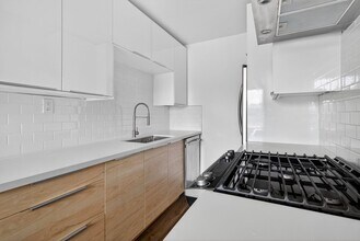 4308 E 4th St in Long Beach, CA - Building Photo - Building Photo