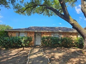 6417 Casa Vista Dr in Garland, TX - Building Photo