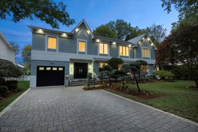 827 Alden Rd in Paramus, NJ - Building Photo - Building Photo
