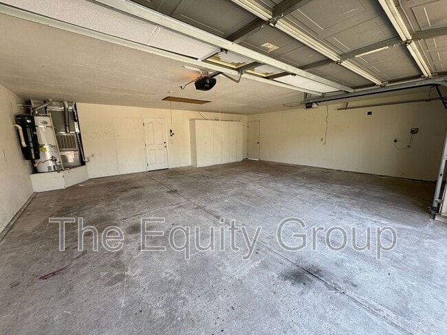 2511 S Peppertree St in Visalia, CA - Building Photo - Building Photo