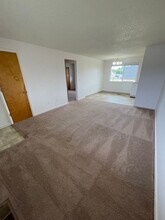 785-795 W Rose St in Lebanon, OR - Building Photo - Building Photo