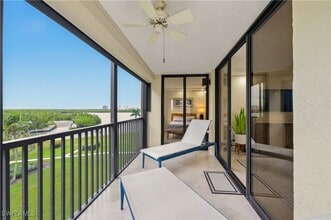 17 Bluebill Ave in Naples, FL - Foto de edificio - Building Photo