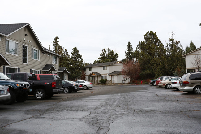 Golden Pines Apartments in Bend, OR - Building Photo - Building Photo