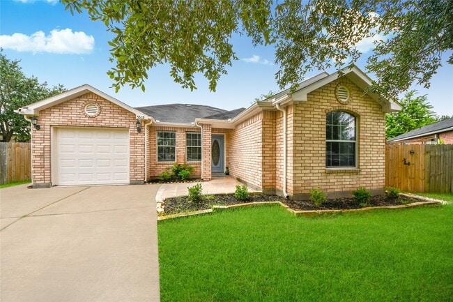 property at 5519 Rio Sabinas St