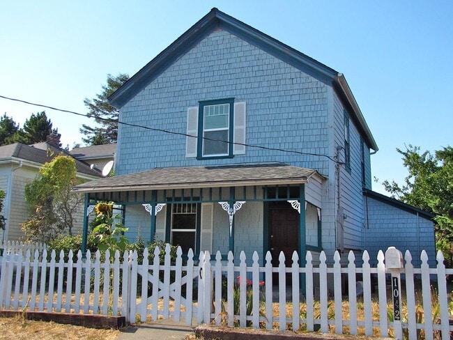 property at 1042 Blaine St