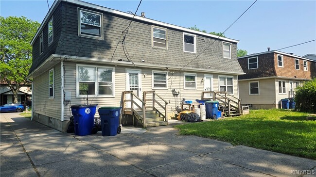 property at 185 Fairgreen Dr